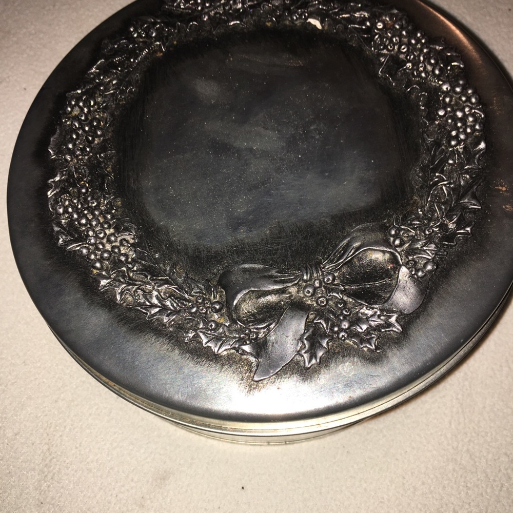 Vintage Christmas tin
